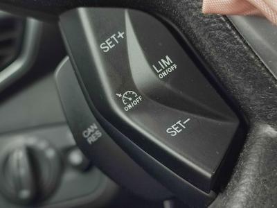 KUGA SELECTIVE 1.6 ECOBOOST 180 4WD A/T