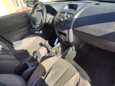 MEGANE II SEDAN AUTHENTIQUE 1.6 16V