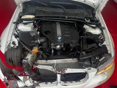 320D SEDAN