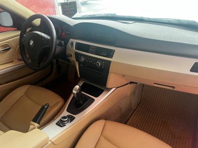 320D SEDAN