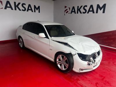 320D SEDAN