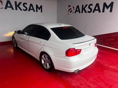 320D SEDAN