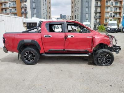 HILUX 2.4 D-4D 150 4x4 INVINCIBLE A/T