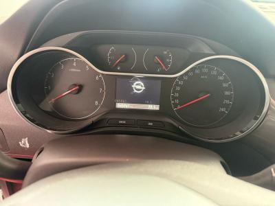 CROSSLAND 1.5 DIZEL AT6 120 EDITION