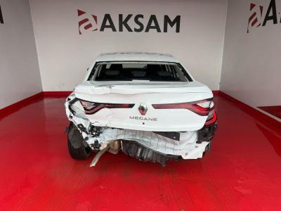 MEGANE SEDAN TOUCH 1.3 TCE EDC 140 FAZ2