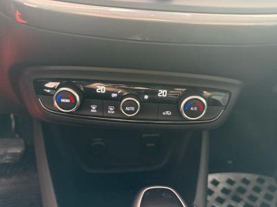 CROSSLAND 1.5 DIZEL AT6 120 EDITION