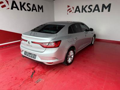MEGANE SEDAN TOUCH 1.5 BLUEDCI EDC