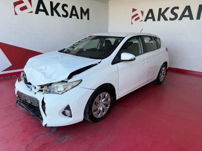 AURIS 1.6 TOUCH