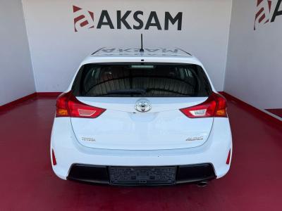 AURIS 1.6 TOUCH