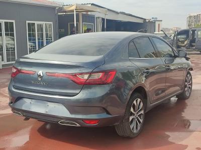 MEGANE SEDAN ICON 1.3 TCE EDC 140 FAZ2