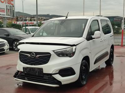 COMBO ESSENTIA 1.5 102 DIZEL MT5