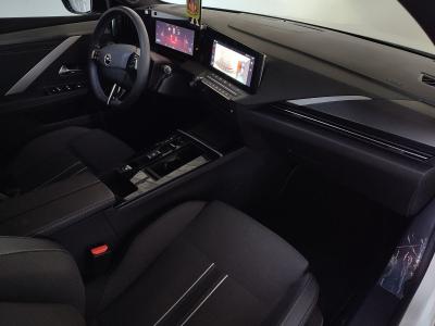ASTRA  HB 1.2 AT8 130 GS
