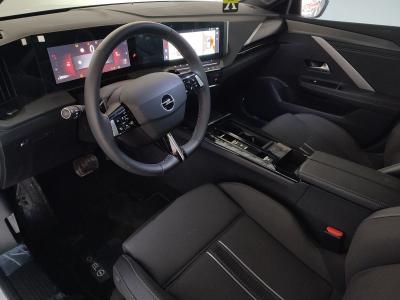 ASTRA  HB 1.2 AT8 130 GS