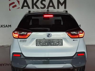 JAZZ 1.5 Hybrid Crosstar