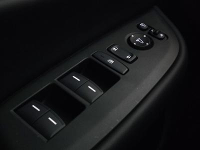 JAZZ 1.5 E:HEV HYBRID CROSSTAR AT