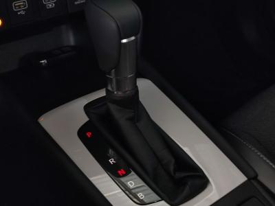 JAZZ 1.5 E:HEV HYBRID CROSSTAR AT
