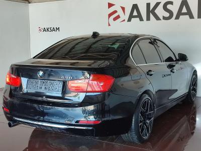 320i SEDAN 2.0