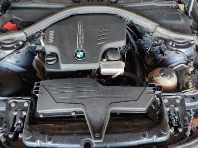 320i SEDAN 2.0