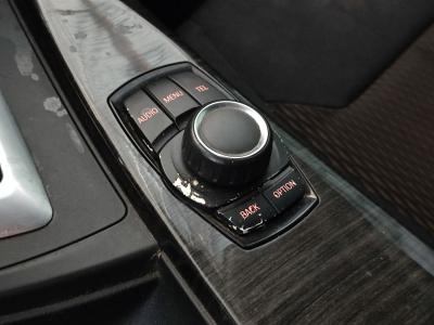 320i SEDAN 2.0