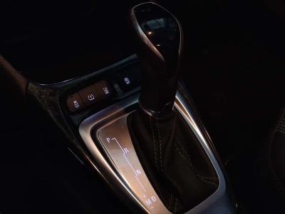 CROSSLAND 1.5 DIZEL AT6 120 EDITION