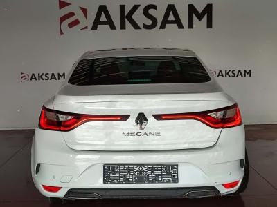 MEGANE SEDAN JOY COMFORT 1.3 TCE EDC 140 FAZ2