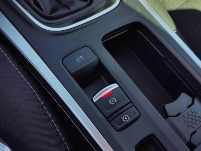 MEGANE SEDAN JOY COMFORT 1.3 TCE EDC 140 FAZ2