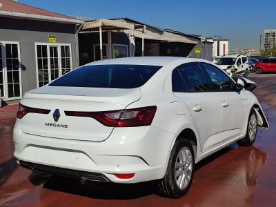 MEGANE SEDAN JOY COMFORT 1.3 TCE EDC 140 FAZ2